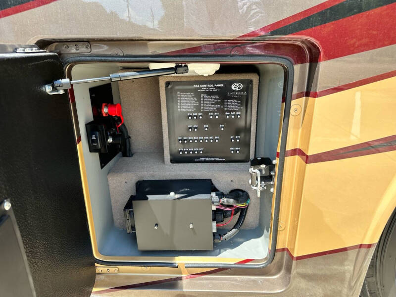 2017 Entegra Anthem 44b 1.5 Bath, 450hp Dies