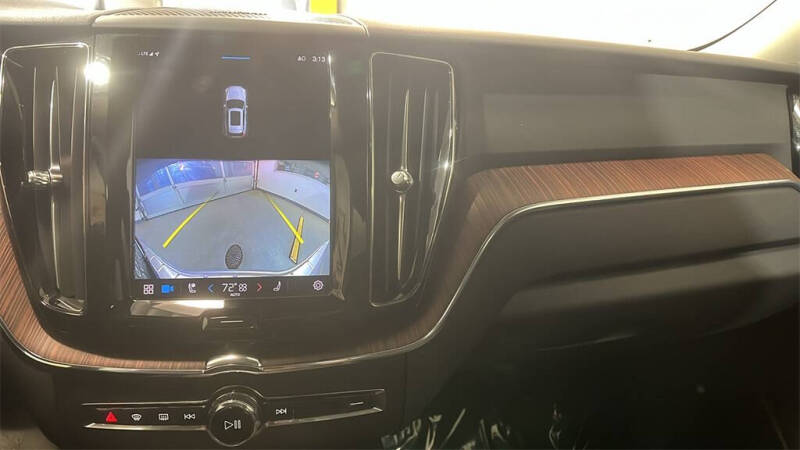 2023 Volvo XC60 B5 Plus Dark Theme