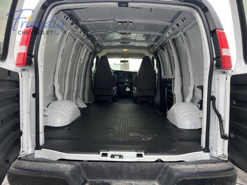 2025 Chevrolet Express 3500