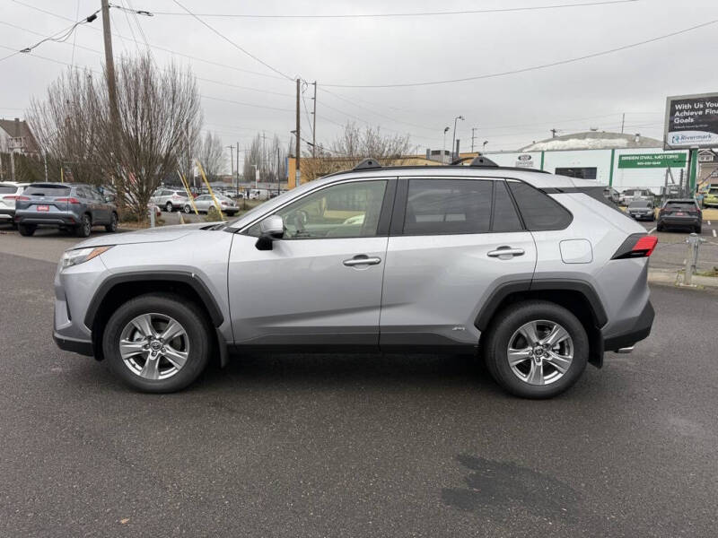 2025 Toyota RAV4 Hybrid XLE