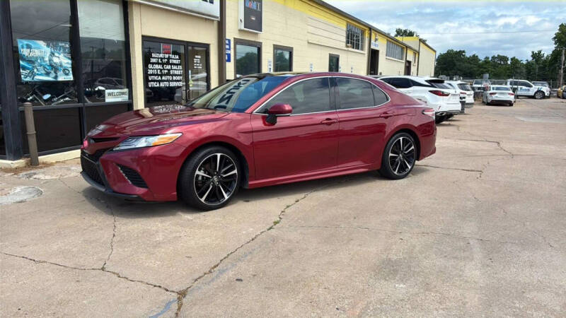 Used 2018 Toyota Camry XSE with VIN 4T1B61HK8JU635508 for sale in Tulsa, OK