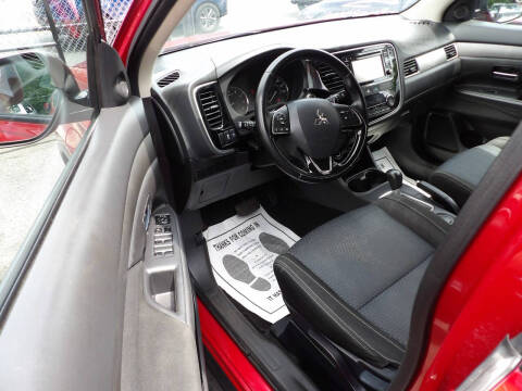 2016 Mitsubishi Outlander SE