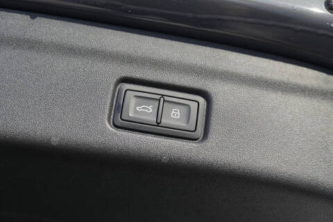 2025 Audi Q6 e-tron quattro Premium Plus