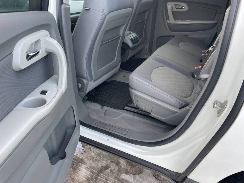 2011 Chevrolet Traverse LS