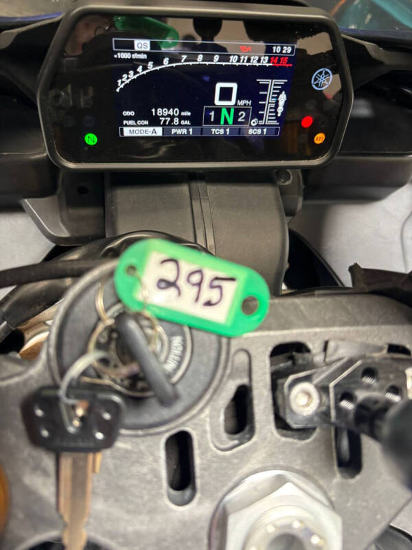 2015 Yamaha YZF-R1