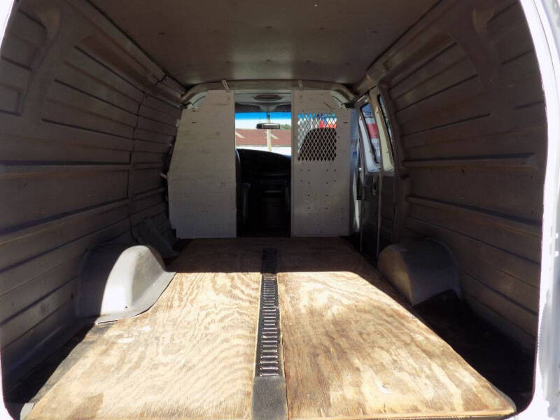 2005 Ford E-Series E-250