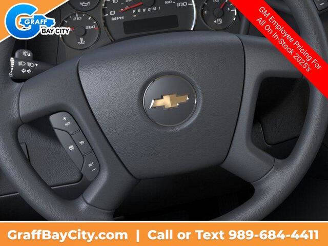 2025 Chevrolet Express 3500