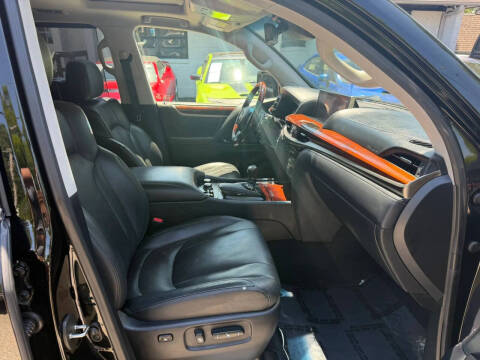2017 Lexus LX 570