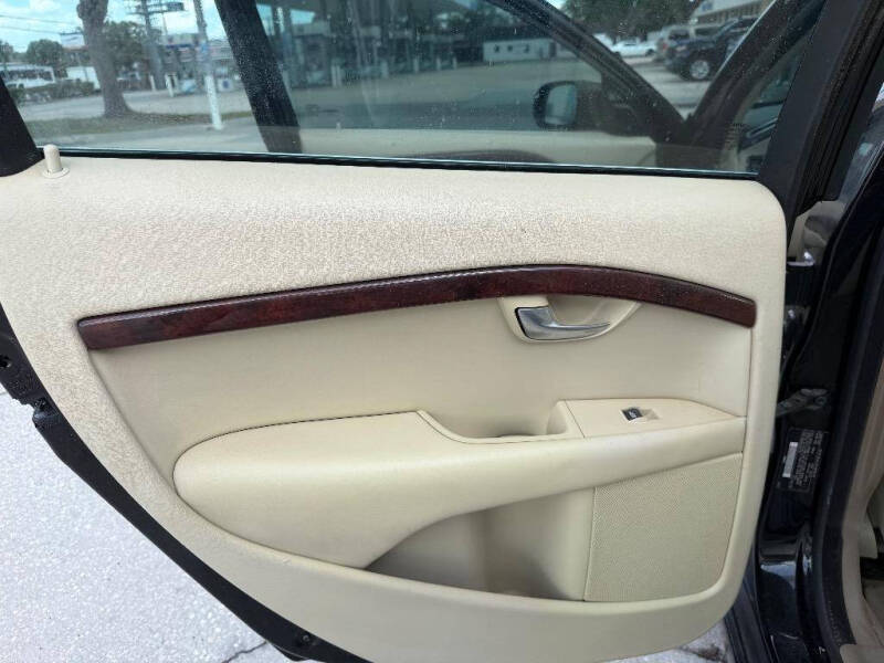 2008 Volvo V70 3.2