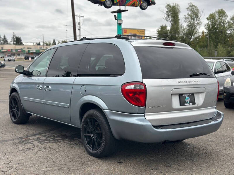 2005 Dodge Grand Caravan SXT