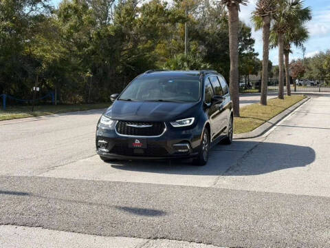 2022 Chrysler Pacifica Hybrid Touring L