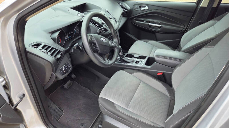 2017 Ford Escape SE - Photo 9