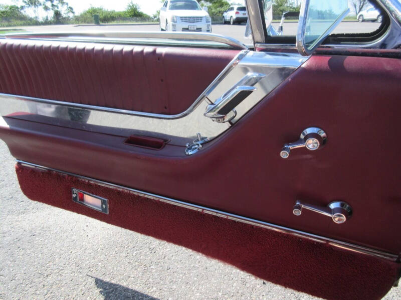 1965 Ford Thunderbird