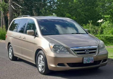 2005 Honda Odyssey for sale at CLEAR CHOICE AUTOMOTIVE in Milwaukie OR