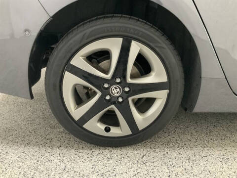 2022 Toyota Prius LE