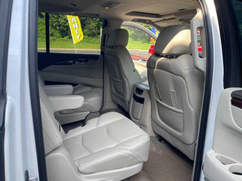 2016 Cadillac Escalade ESV Luxury Collection