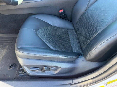 2022 Toyota Camry Hybrid XSE