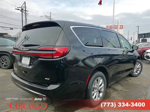2025 Chrysler Pacifica Select