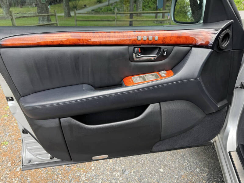 2005 Lexus LS 430