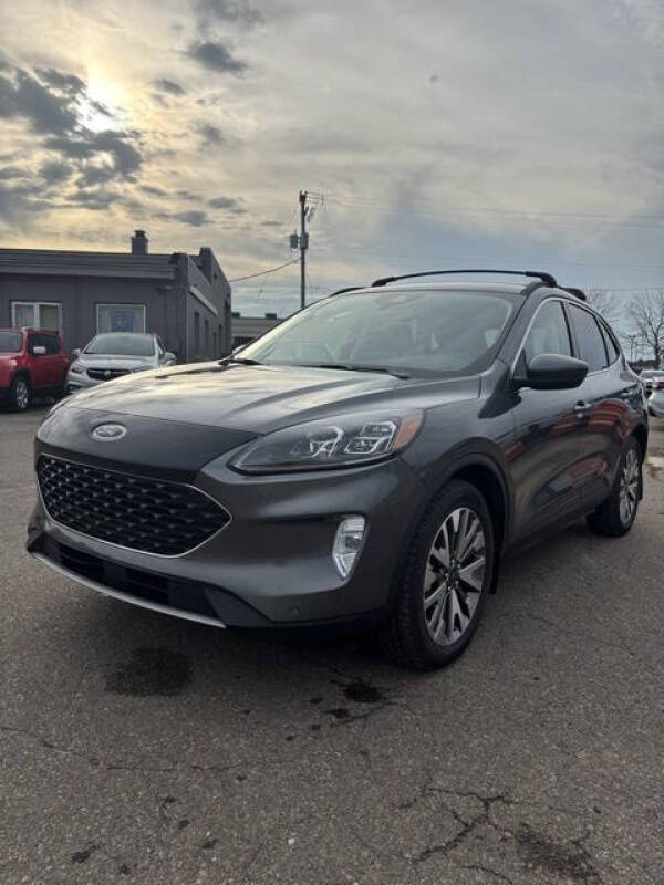 2022 Ford Escape Hybrid Titanium