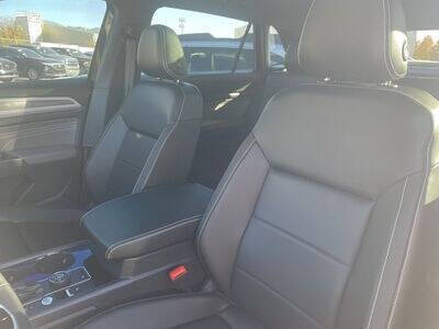 2023 Volkswagen Atlas Cross Sport SE 4Motion