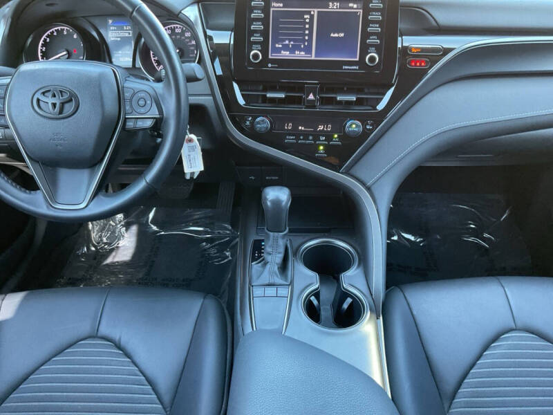 2022 Toyota Camry SE