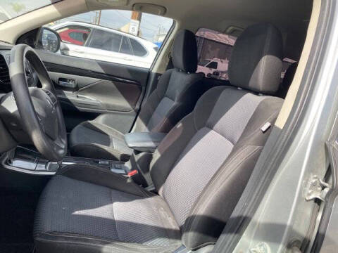 2020 Mitsubishi Outlander ES