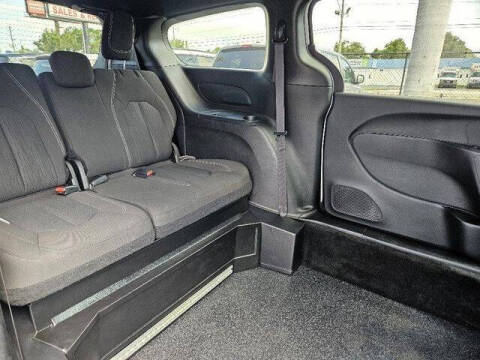 2024 Chrysler Pacifica Touring
