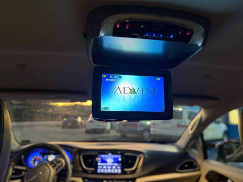 2017 Chrysler Pacifica Touring-L