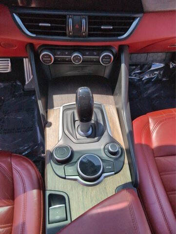 2017 Alfa Romeo Giulia Ti