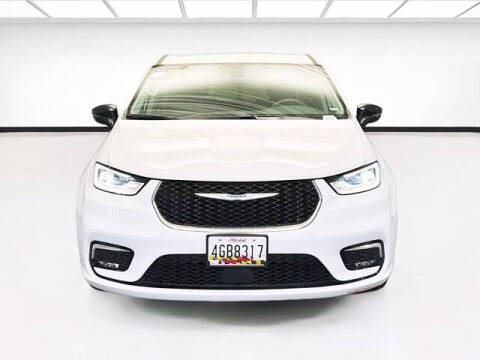 2024 Chrysler Pacifica Plug-In Hybrid Select