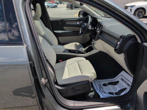 2026 Volvo XC40 B5 Plus