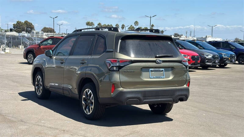 2025 Subaru Forester Premium