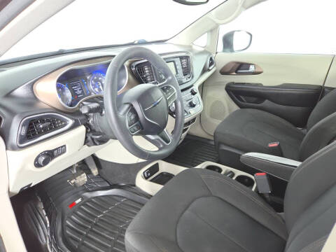 2017 Chrysler Pacifica LX