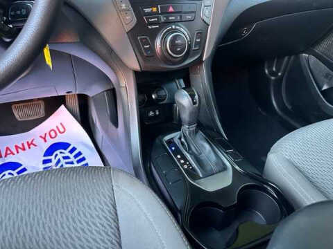 2017 Hyundai Santa Fe SE