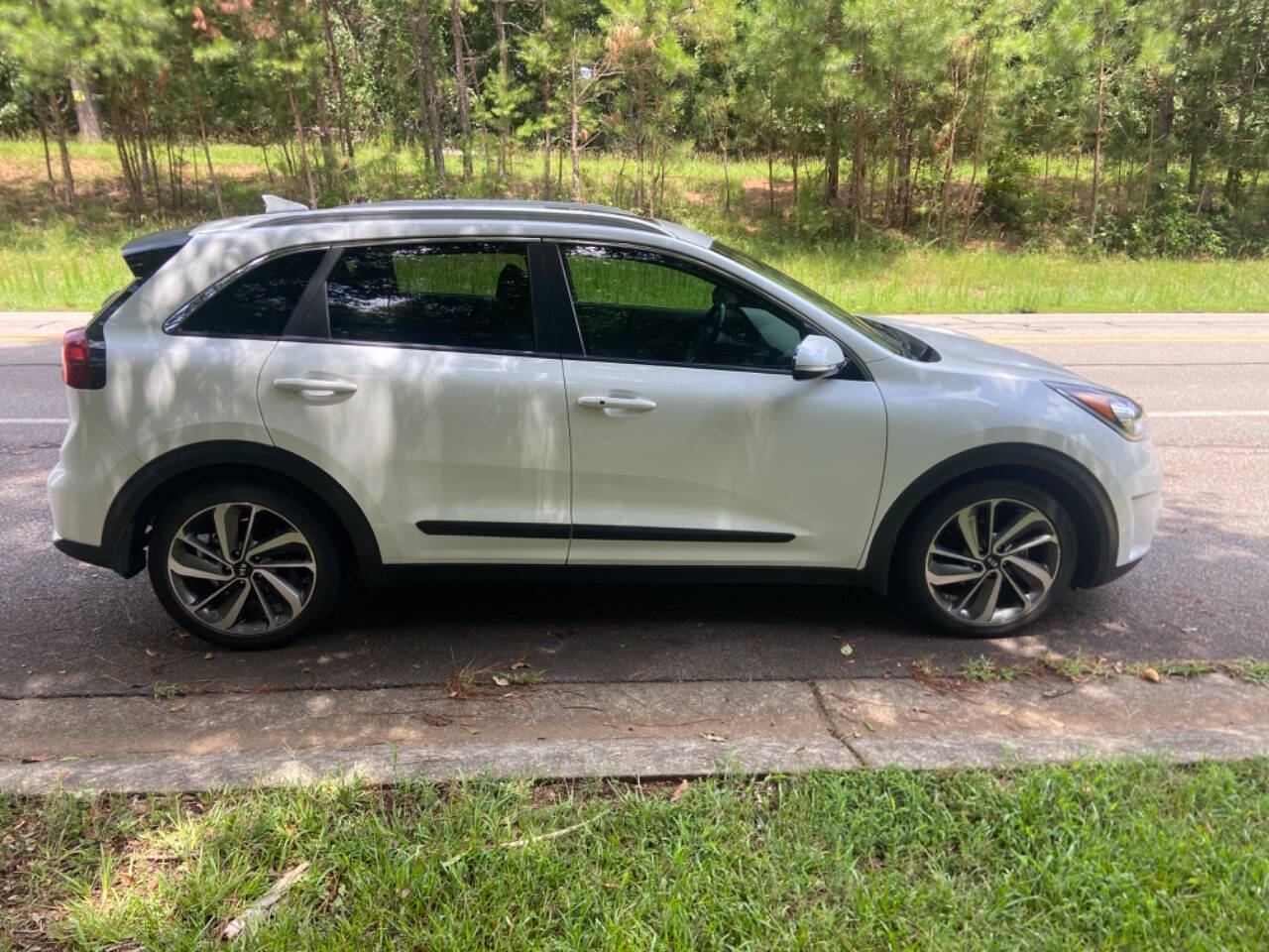 2018 Kia Niro for sale at Trading Solutions LLC in Buford, GA