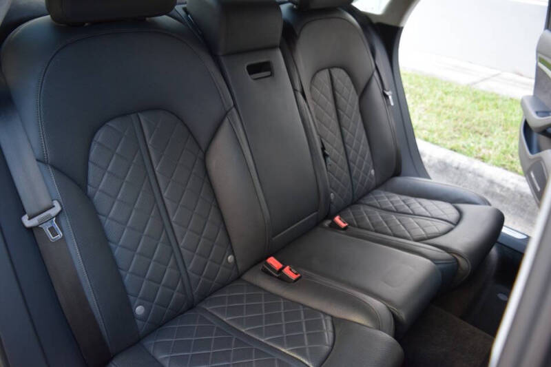 2015 Audi S8 4.0T quattro