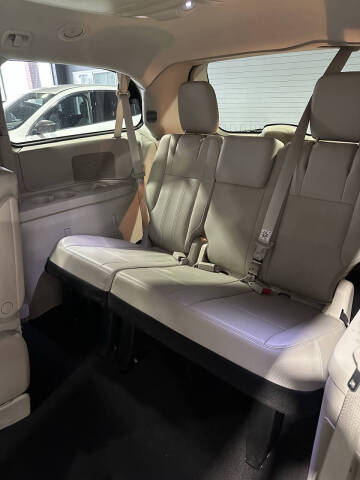 2013 Chrysler Town and Country Touring