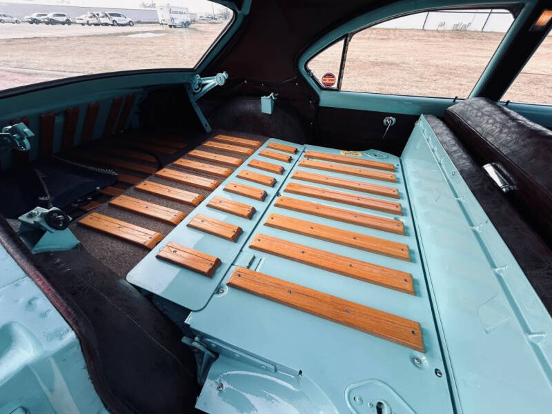 1952 Kaiser TRAVLER