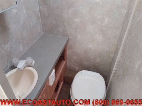 2005 Ford E-Series E-450 SD