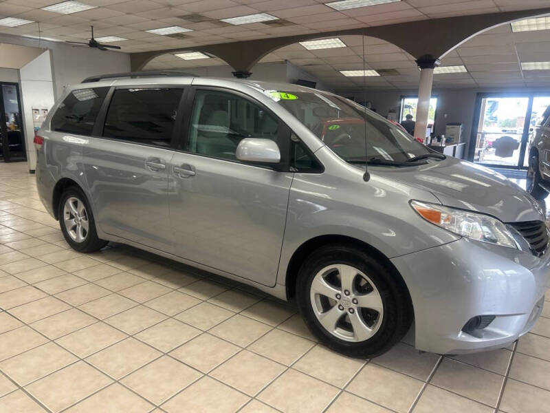 2014 Toyota Sienna LE 8-Passenger