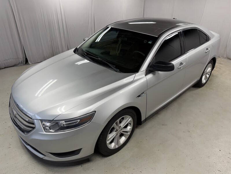 2016 Ford Taurus SE