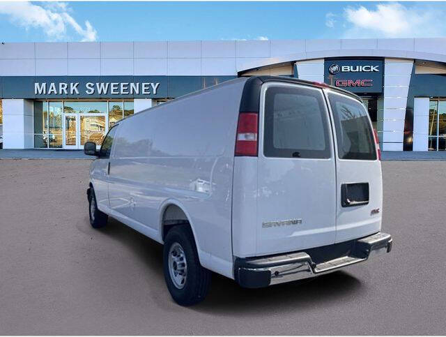 2025 GMC Savana 2500