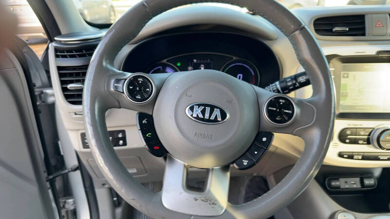 2016 Kia Soul +