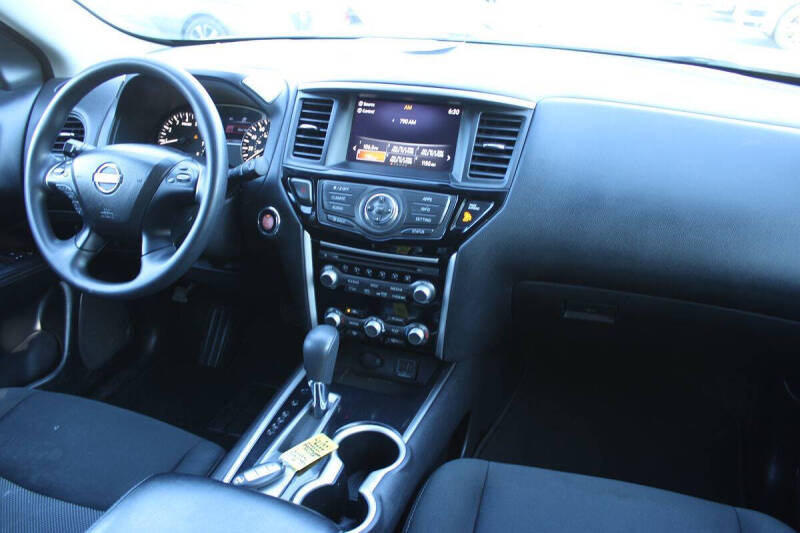 2020 Nissan Pathfinder S