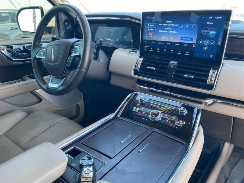2023 Lincoln Navigator L Reserve