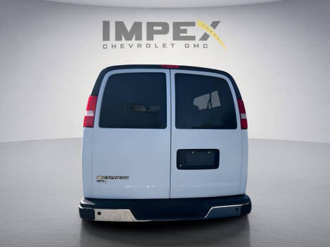 2025 Chevrolet Express LT 3500