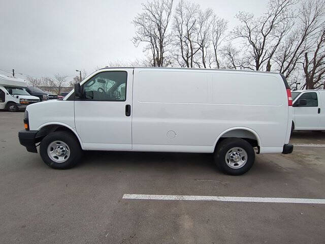 2025 Chevrolet Express 2500