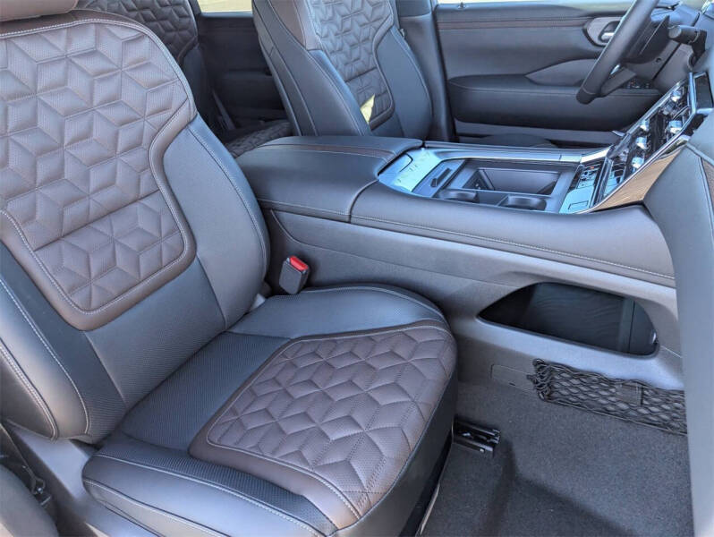 2025 Nissan Armada Platinum