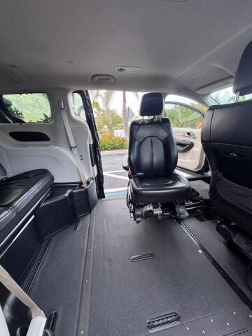 2022 Chrysler Pacifica Touring L